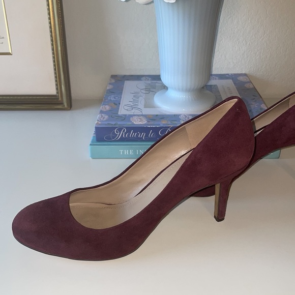 Vince Camuto Maroon Suede Heels Size 9 - Picture 9 of 10